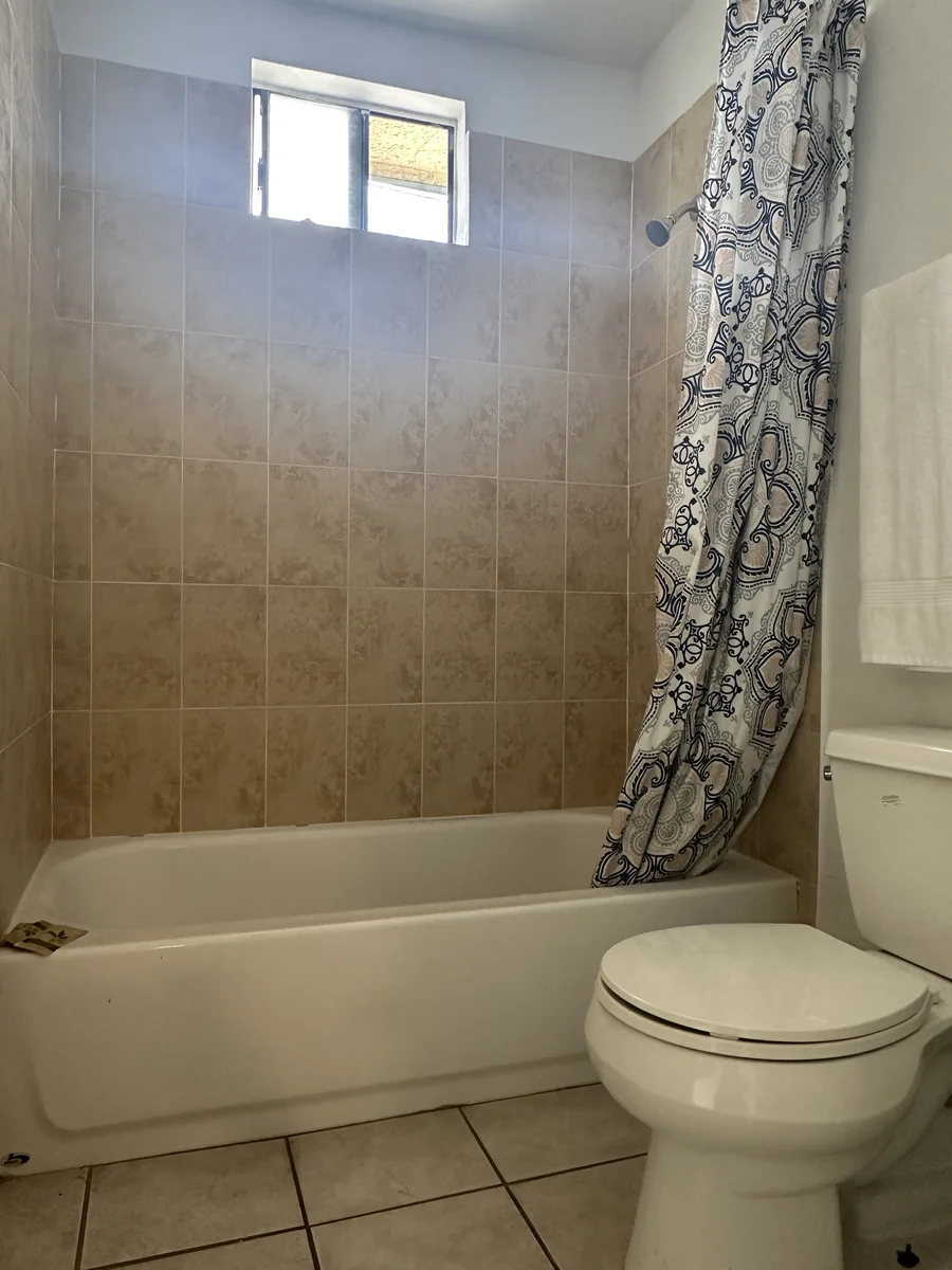 Double Queen Bed Suite - Image 3